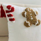 Świąteczna Poszewka z Haftowanym Wzorem Piernika i Laski Cukrowej