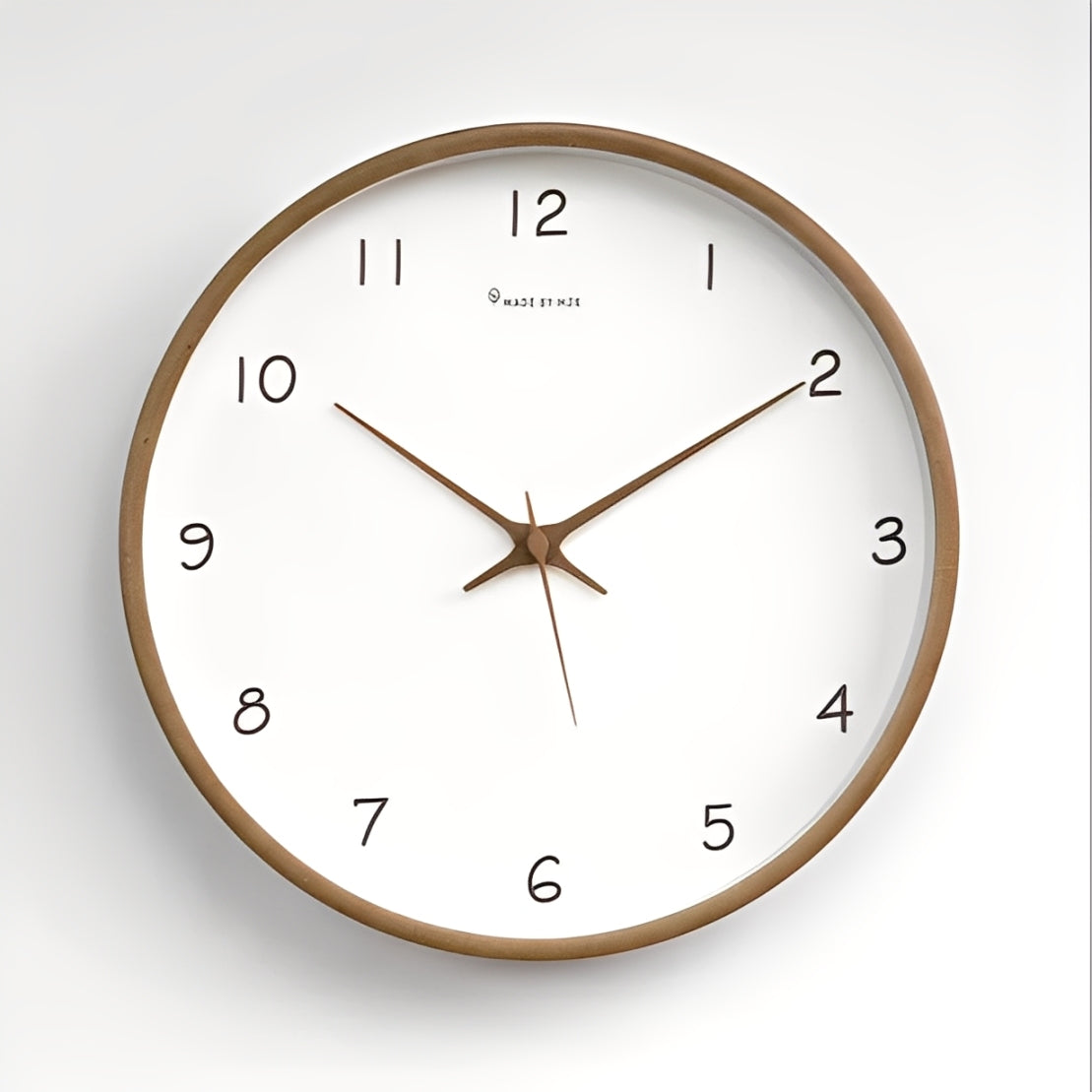 Zegar ścienny z naturalnego drewna z cichym mechanizmem