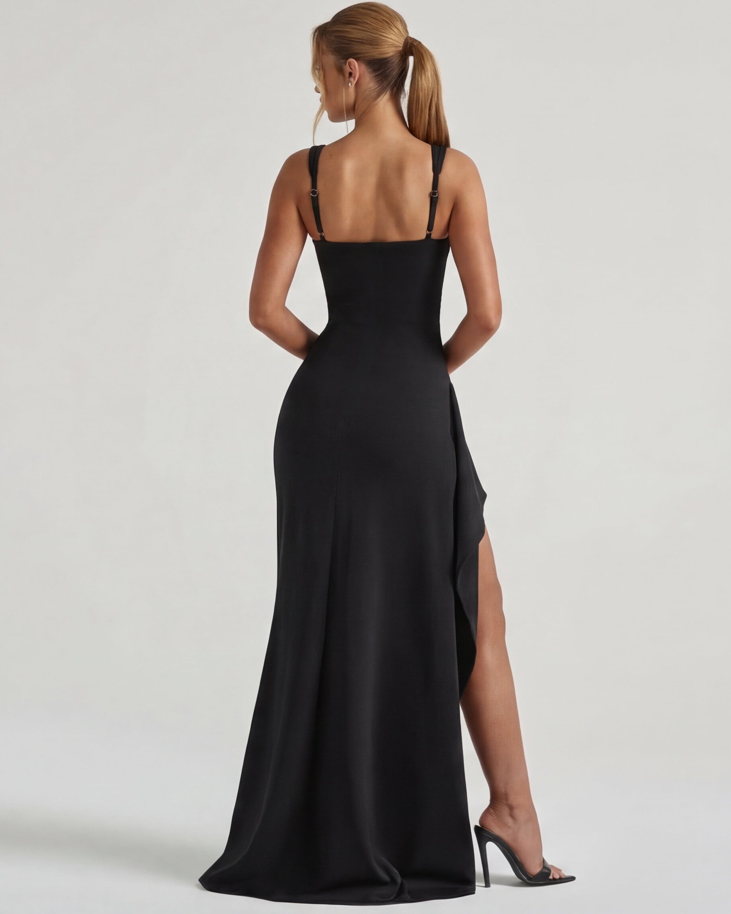 Maxi Dress with a Shaping Silhouette