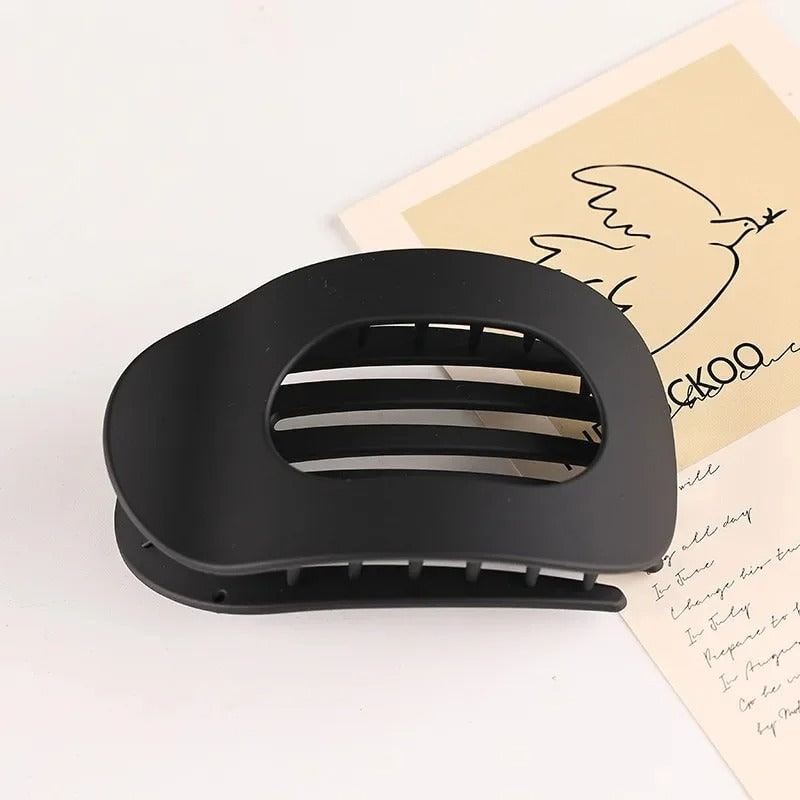 Flat Hair Claw Clip with Matte Finish and Interlocking Teeth for Comfort Hold - Image 11