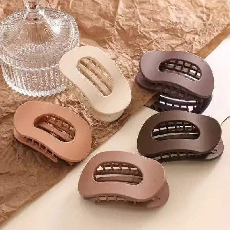 Flat Hair Claw Clip with Matte Finish and Interlocking Teeth for Comfort Hold - Image 8