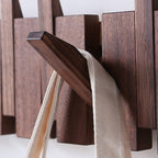 Porte-manteau mural en bois avec crochets pliants style piano