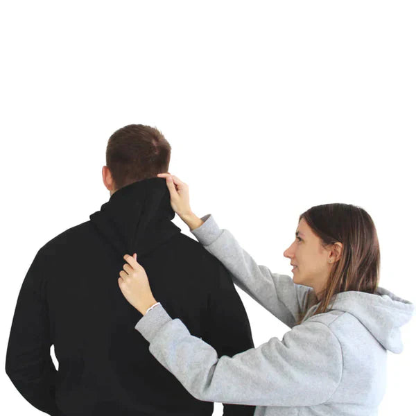 Ogrzewana bluza z kapturem unisex na zewnątrz