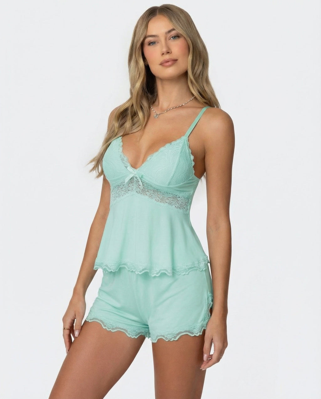 Set da notte romantico con rifiniture in pizzo