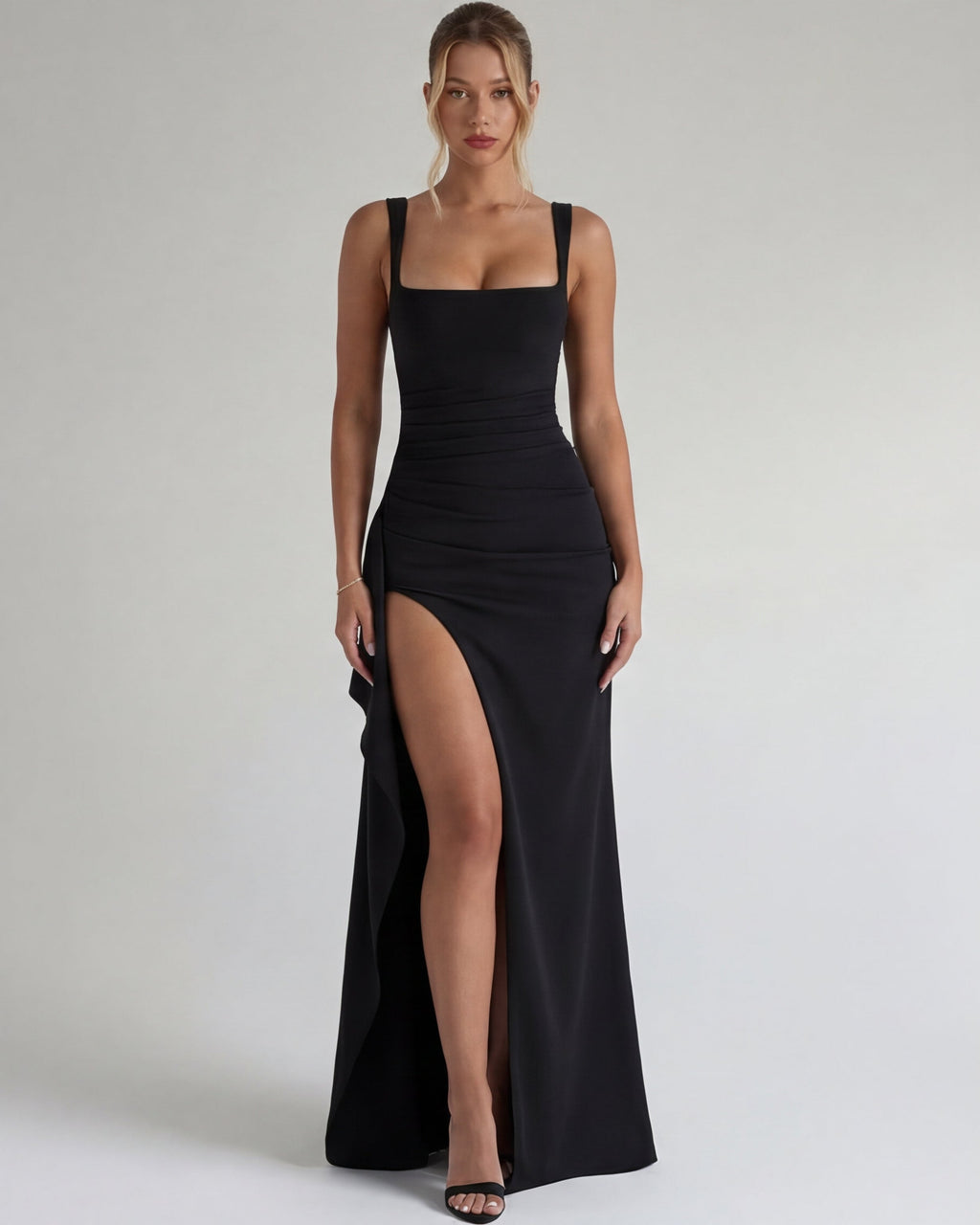 Maxi Dress with a Shaping Silhouette