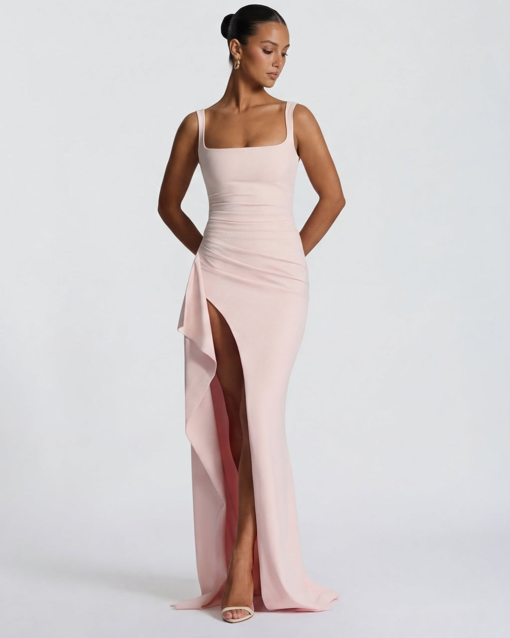 Maxi Dress with a Shaping Silhouette