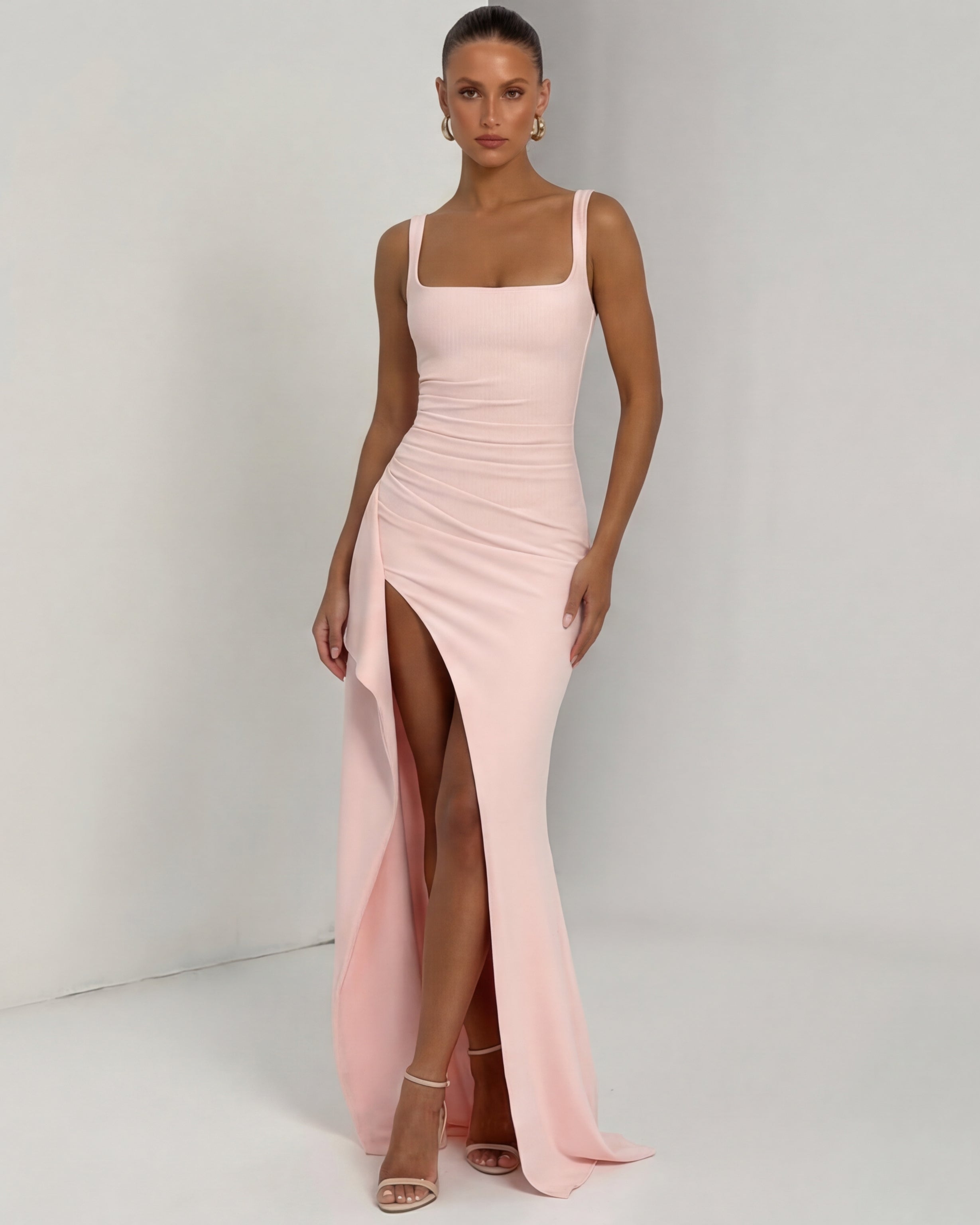 Maxikleid mit figurformender Silhouette