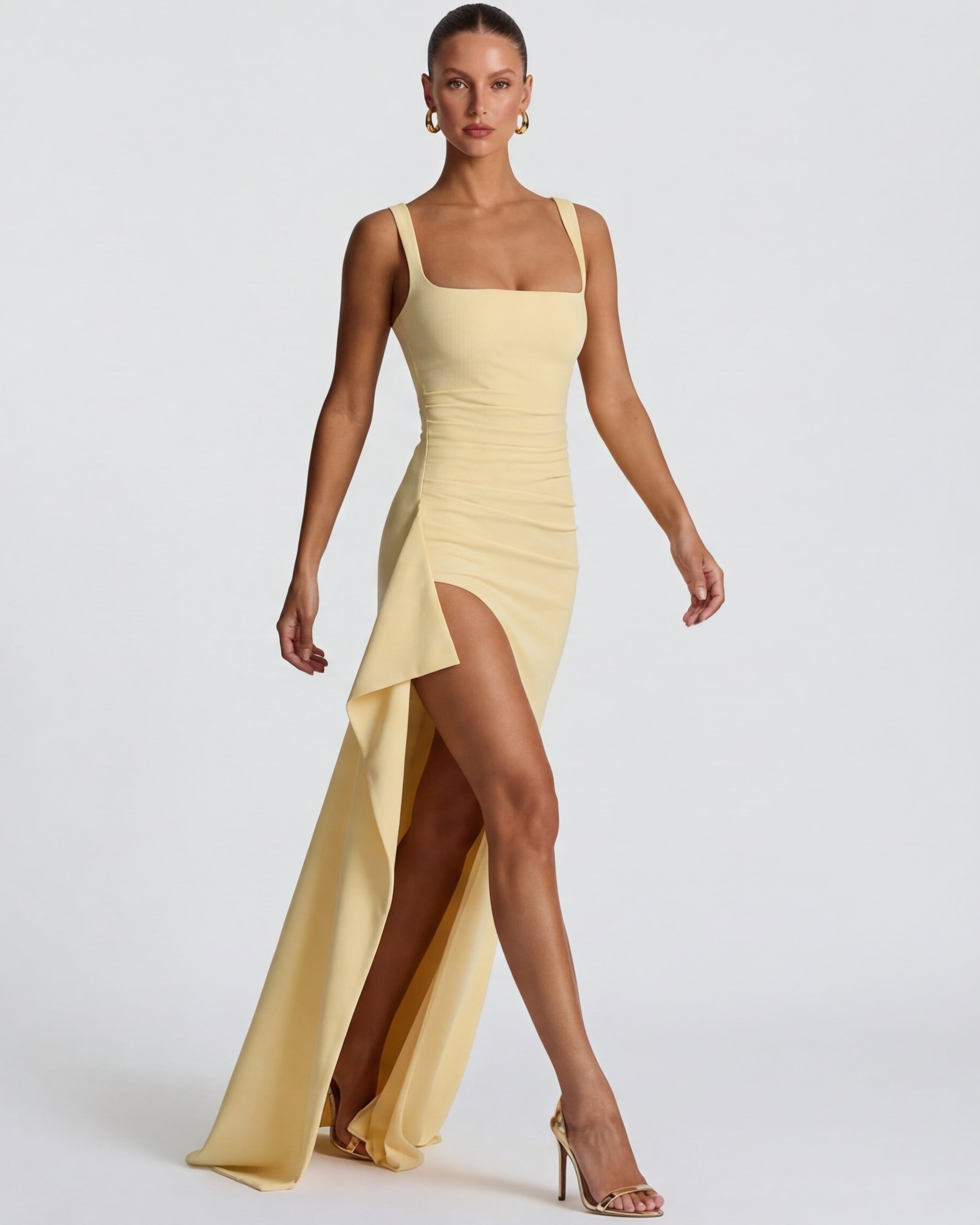 Maxi Dress with a Shaping Silhouette
