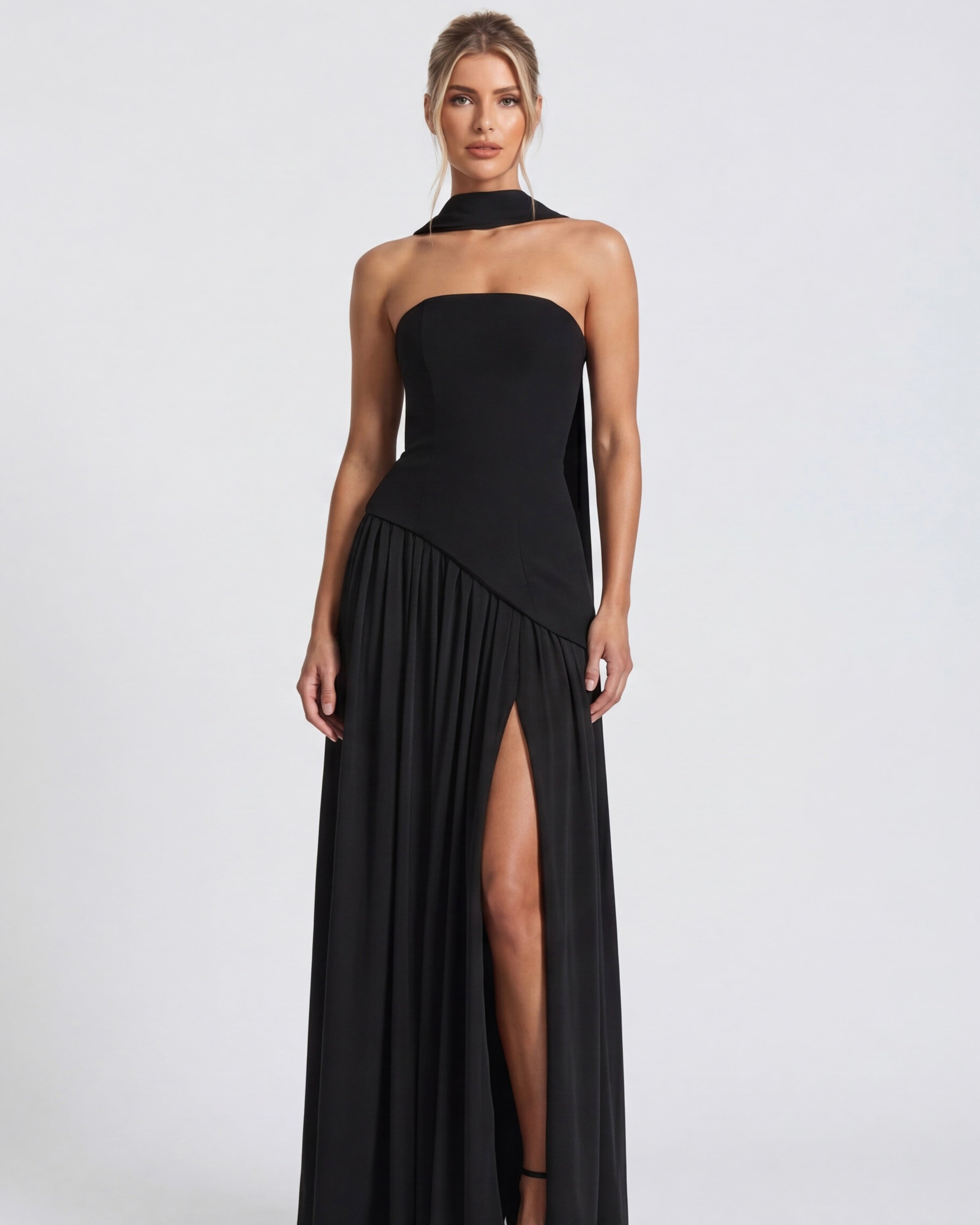 Maxikleid ohne Träger mit hohem Schlitz