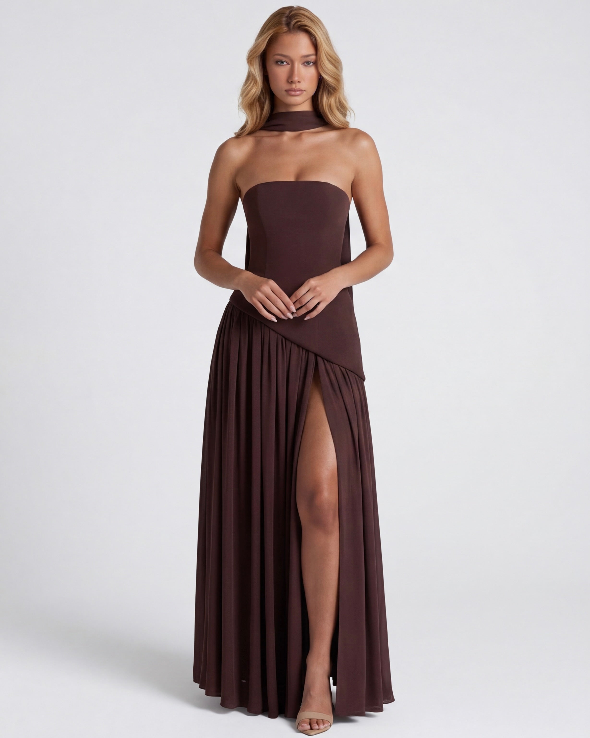 Maxikleid ohne Träger mit hohem Schlitz