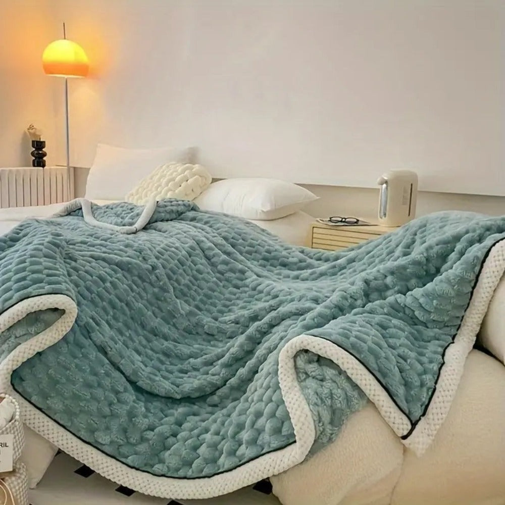 Kuschelige warme Plüschdecke Cloud Cuddle