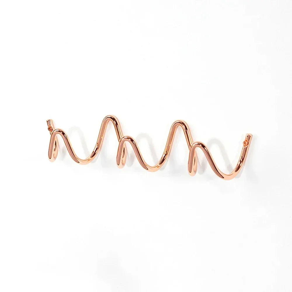 Space-saving wall hanger with multiple hooks wave