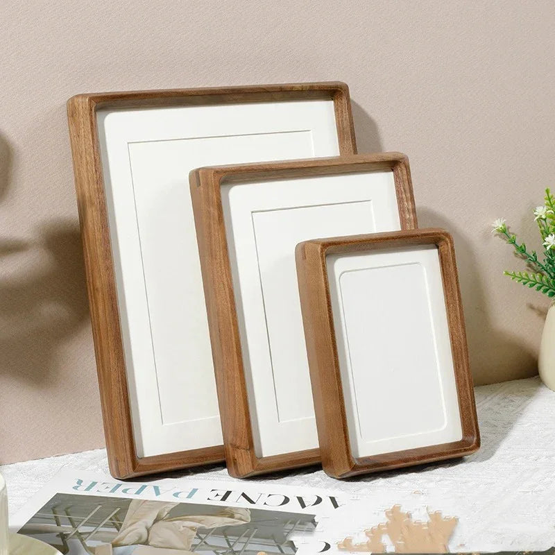 Minimalistischer, glatter Bilderrahmen für zeitlose Innendekoration