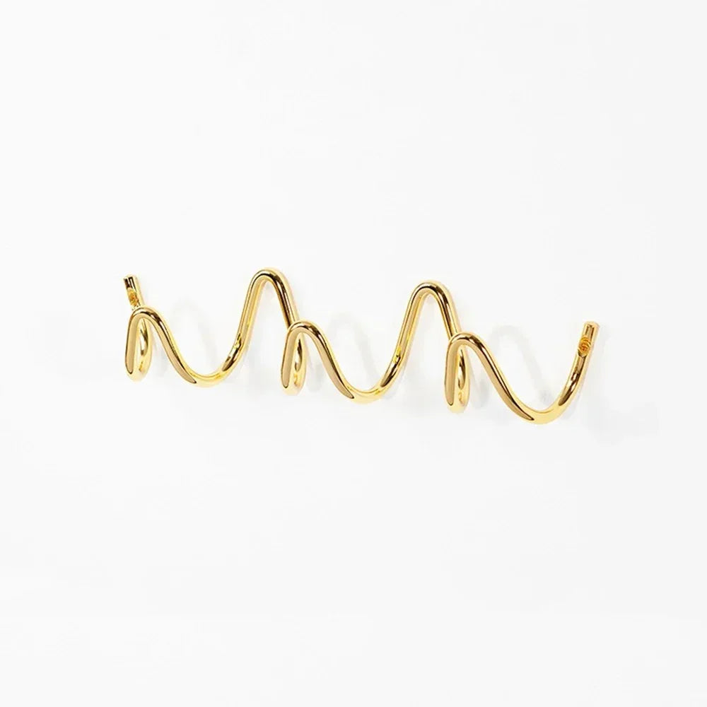 Space-saving wall hanger with multiple hooks wave