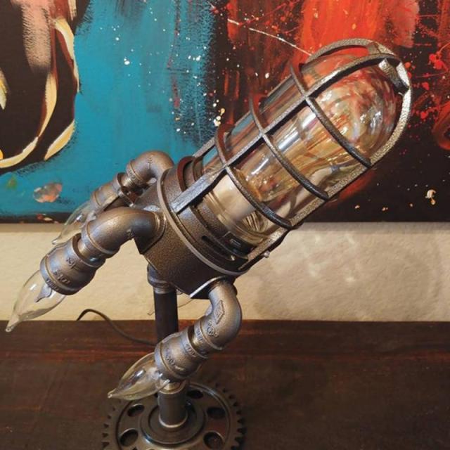 Stylowa Lampa Rakieta Steampunk do Wnętrz