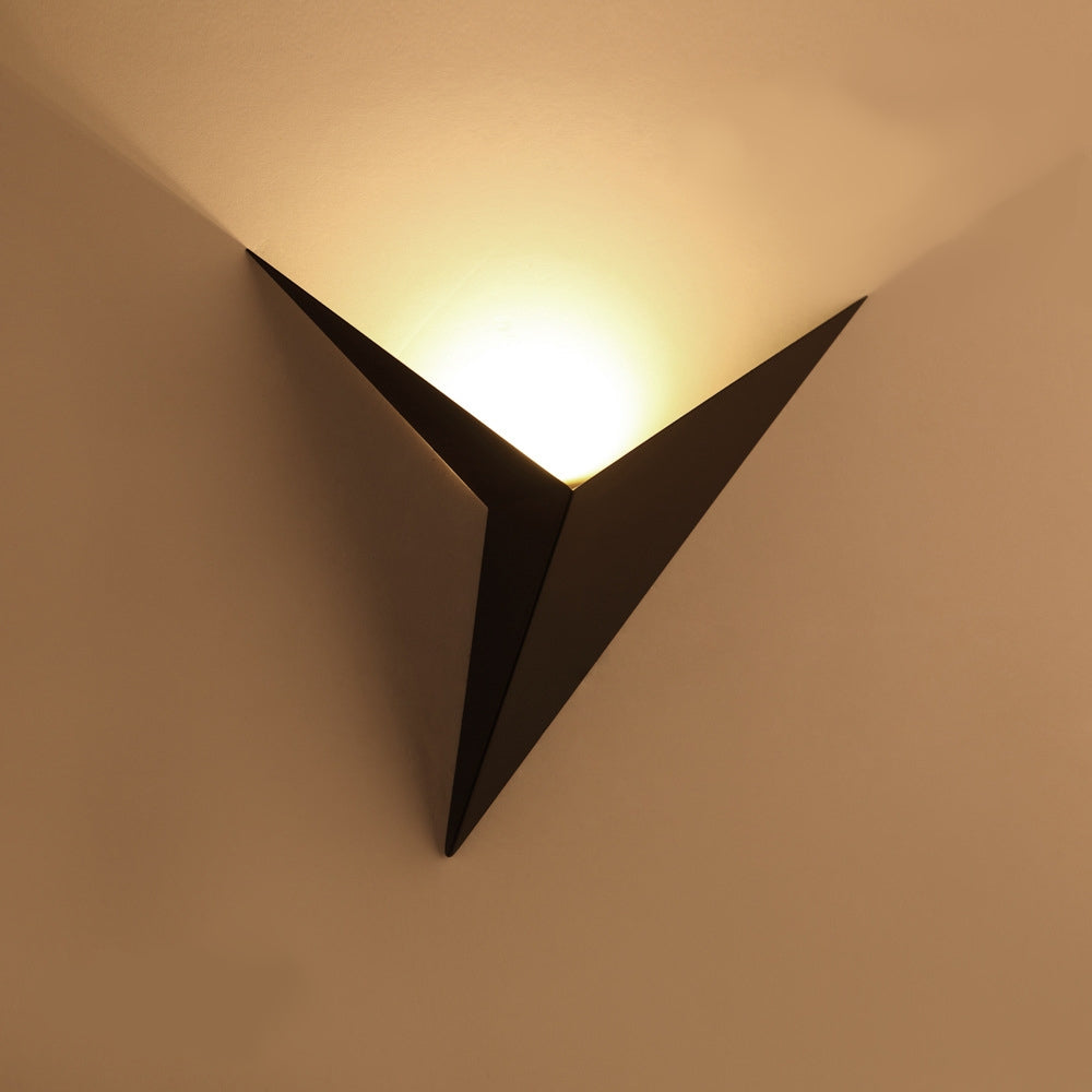 Artistic Slim Trigon Wall Lamp