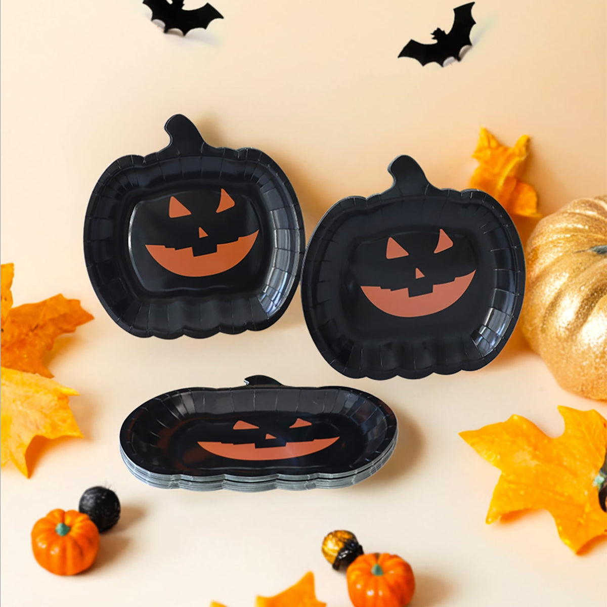Papierowe Talerzyki na Halloween w Kształcie Dyni z Błyszczącym Wykończeniem - Image 5