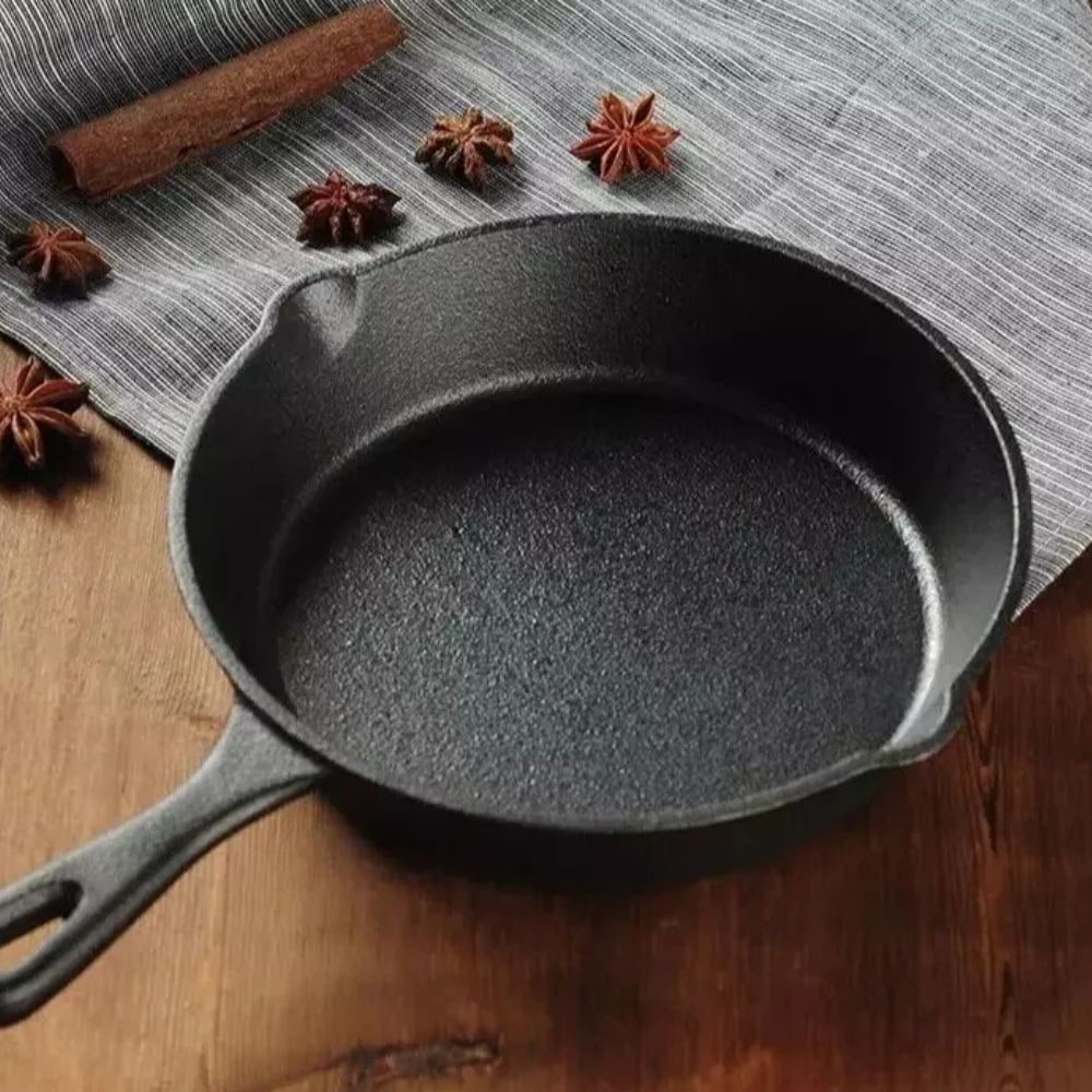 Patelnia żeliwna do Naleśników i Jajek Sadzonych z Dwoma Dzióbkami Smażenia Na Indukcję - Image 1