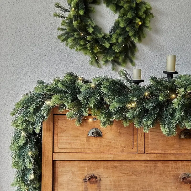 Pre-Lit Christmas Garland with Warm LED Lights and Artificial Pine Needles for Mantel - Image 4