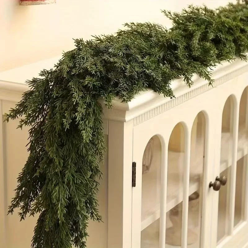 Pre-Lit Christmas Garland with Warm LED Lights and Artificial Pine Needles for Mantel - Image 9