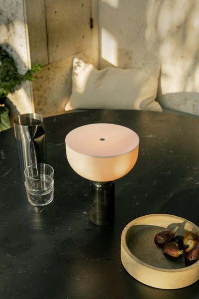Lampada da tavolo moderna con base in marmo e controllo touch LED