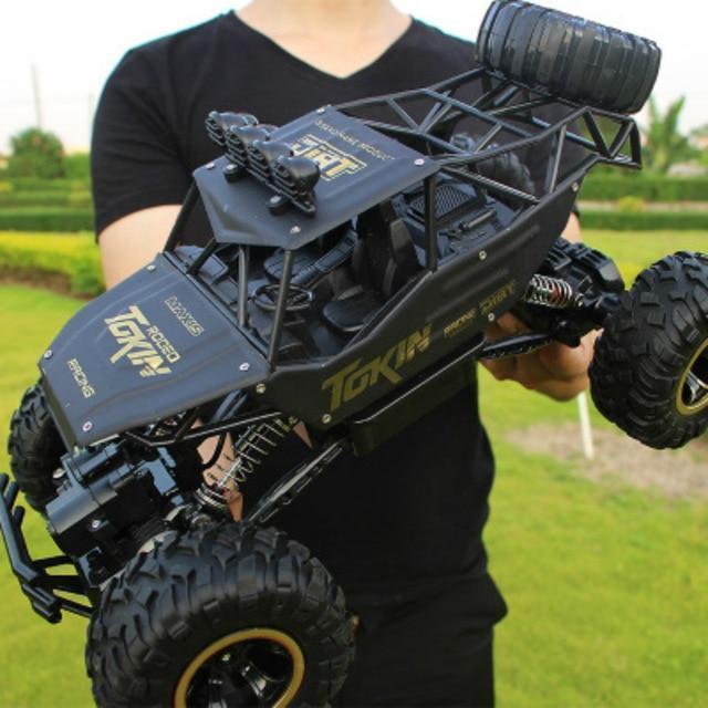 Camion tout-terrain 4x4 télécommandé puissant