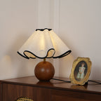 Skulpturale, wellenförmige Tischlampe für Innenräume