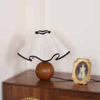 Skulpturale, wellenförmige Tischlampe für Innenräume