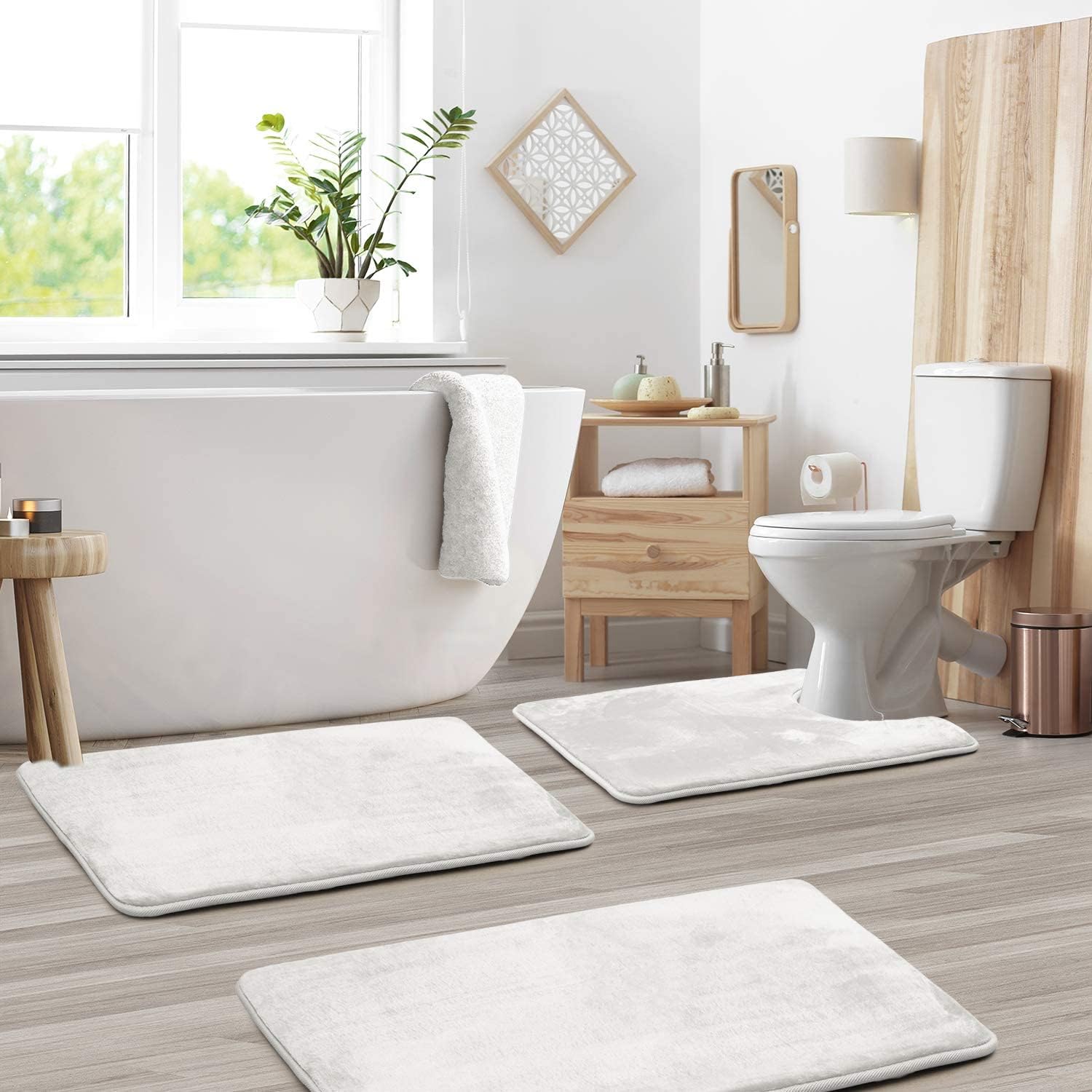Set di tappetini da bagno in velluto morbido e antiscivolo con schiuma