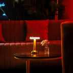 Klasyczna przenośna bezprzewodowa lampa stołowa LED