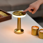 Klasyczna przenośna bezprzewodowa lampa stołowa LED